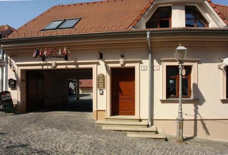 Penzion Pod Hradom Trenčín Exterior foto